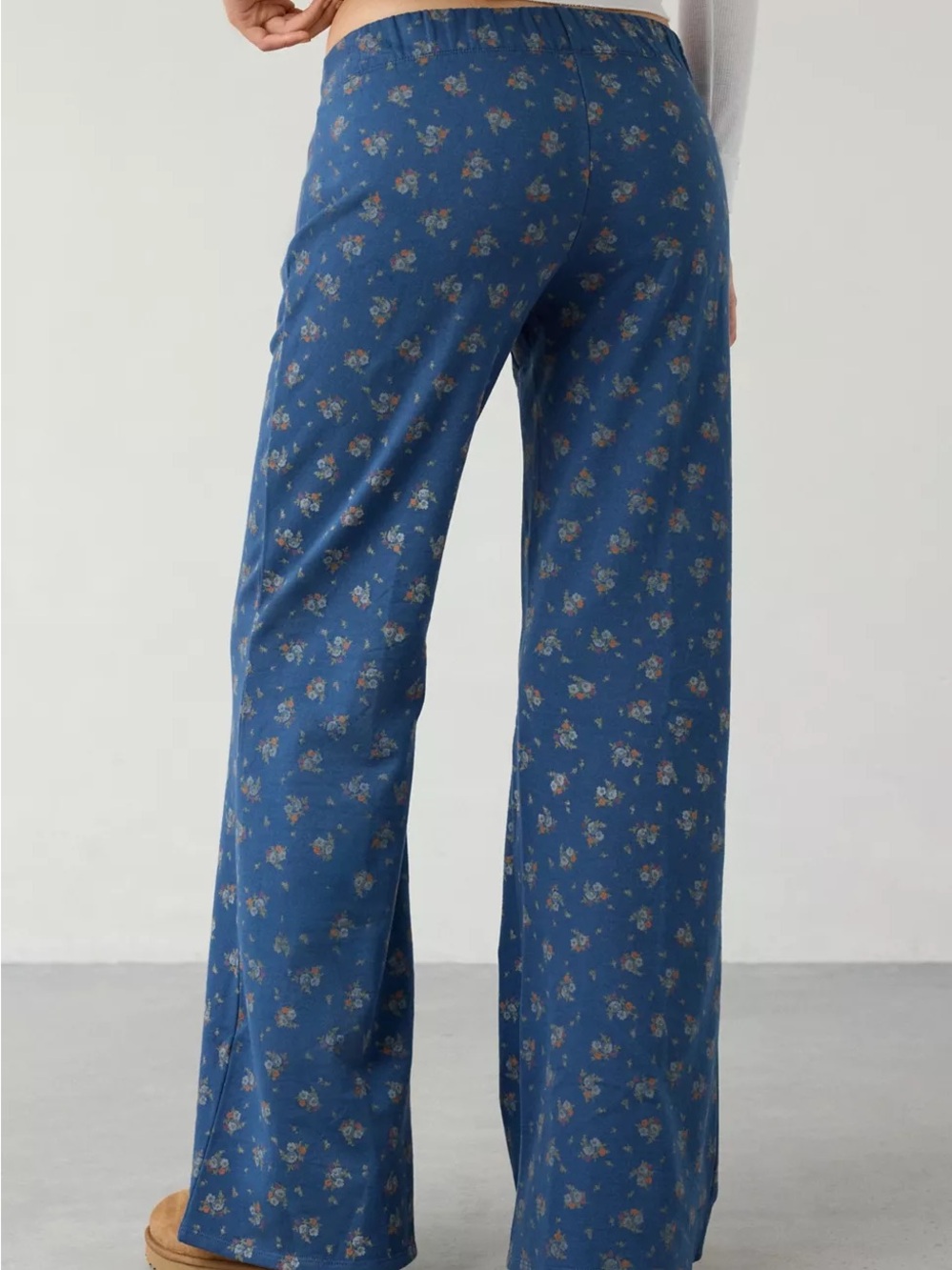 Urban Outfitters Out From Under Lived In Knit Flare Sweatpants Medium NWOT - Picture 3 of 7